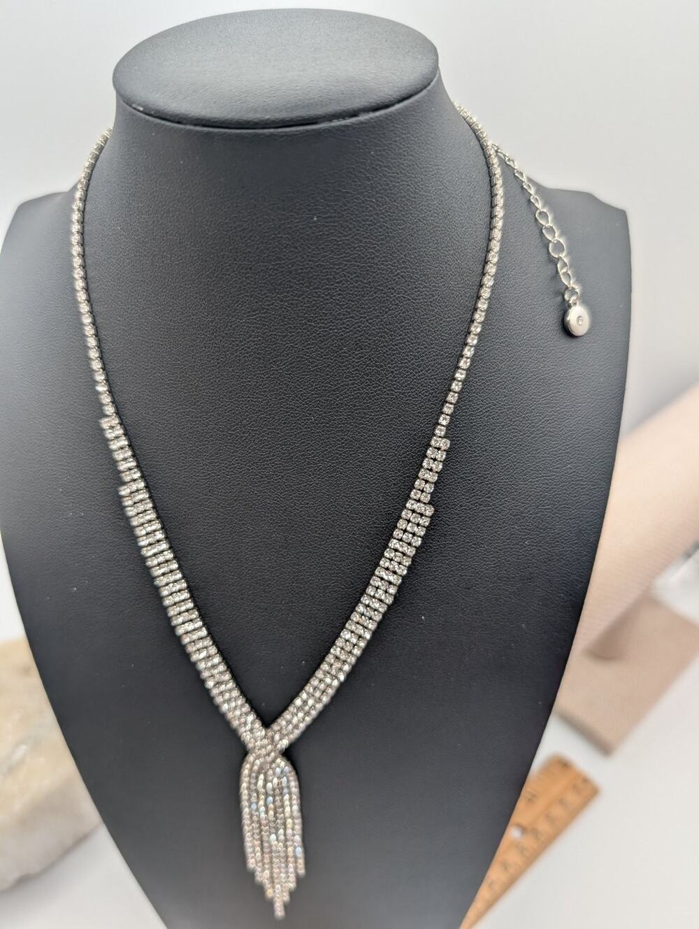 C 1946 Sparkling Silver Tone Rhinestone Tassel Y-Drop Fashion Necklace Statement